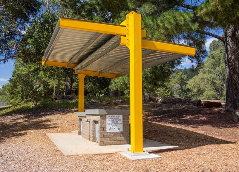 Woodlands Horizon Cantilever Shelter